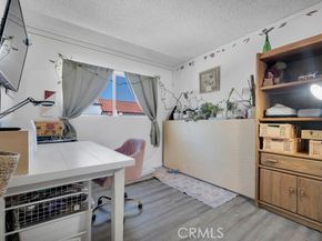 10030 Owensmouth Avenue 66, Chatsworth (los Angeles) CA 91311