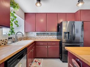 10030 Owensmouth Avenue 66, Chatsworth (los Angeles) CA 91311