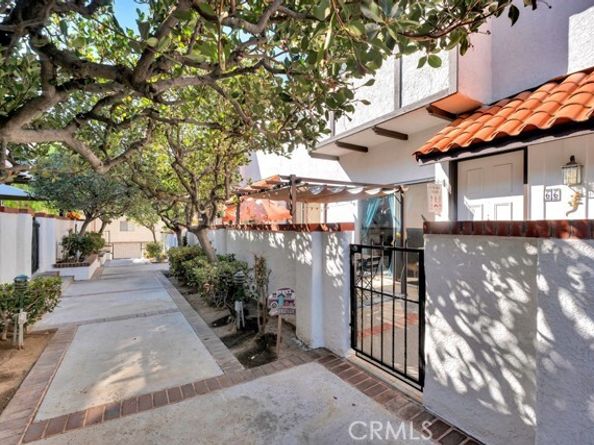 10030 Owensmouth Avenue 66, Chatsworth (los Angeles) CA 91311