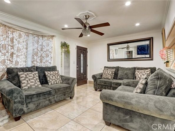20954 Parthenia 14, Canoga Park (los Angeles) CA 91304