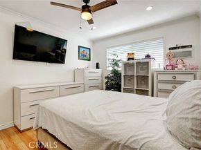 20954 Parthenia 14, Canoga Park (los Angeles) CA 91304