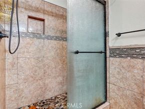20954 Parthenia 14, Canoga Park (los Angeles) CA 91304