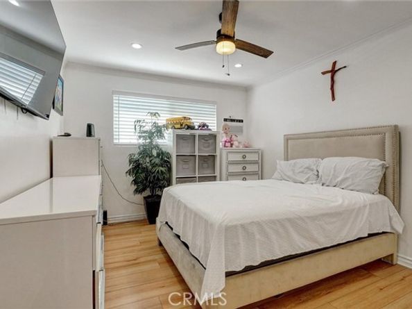20954 Parthenia 14, Canoga Park (los Angeles) CA 91304