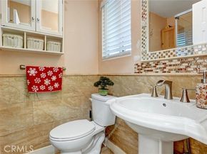 20954 Parthenia 14, Canoga Park (los Angeles) CA 91304