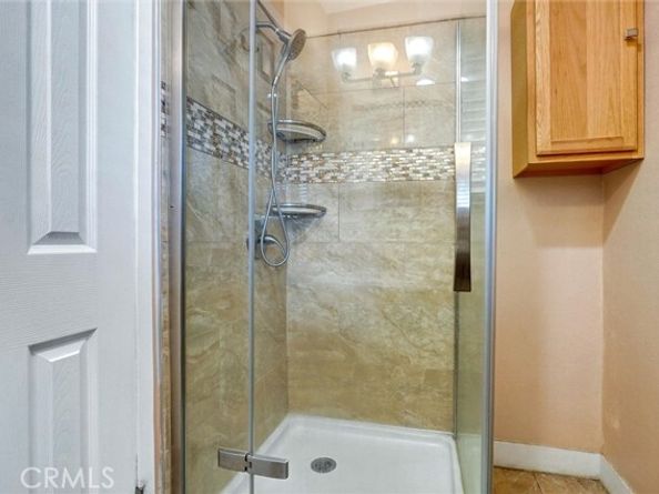 20954 Parthenia 14, Canoga Park (los Angeles) CA 91304