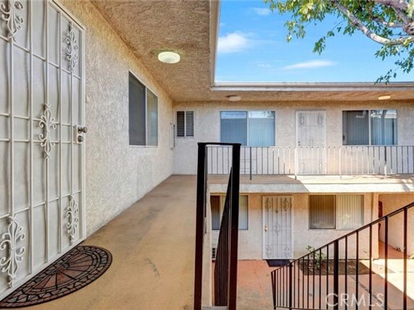 20954 Parthenia 14, Canoga Park (los Angeles) CA 91304