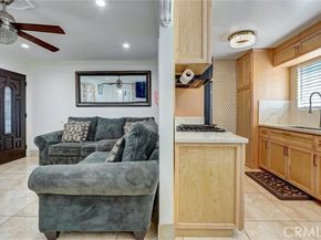 20954 Parthenia 14, Canoga Park (los Angeles) CA 91304