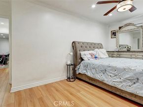 20954 Parthenia 14, Canoga Park (los Angeles) CA 91304