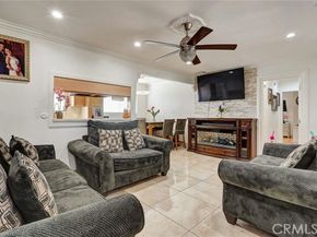 20954 Parthenia 14, Canoga Park (los Angeles) CA 91304