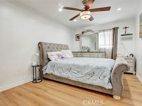 20954 Parthenia 14, Canoga Park (los Angeles) CA 91304
