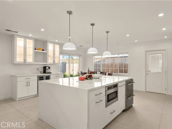 7741 Variel, Canoga Park (los Angeles) CA 91304