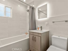 7741 Variel, Canoga Park (los Angeles) CA 91304