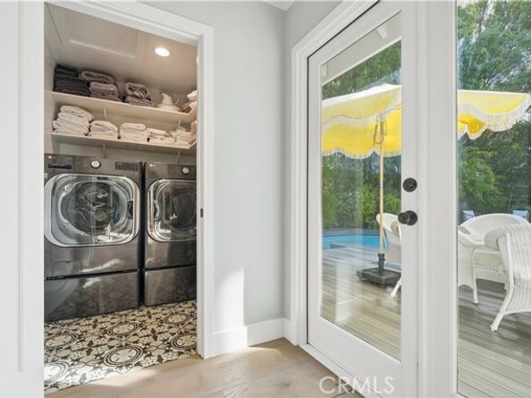 23110 Canzonet St, Woodland Hills (los Angeles) CA 91367