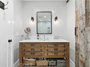 23110 Canzonet St, Woodland Hills (los Angeles) CA 91367