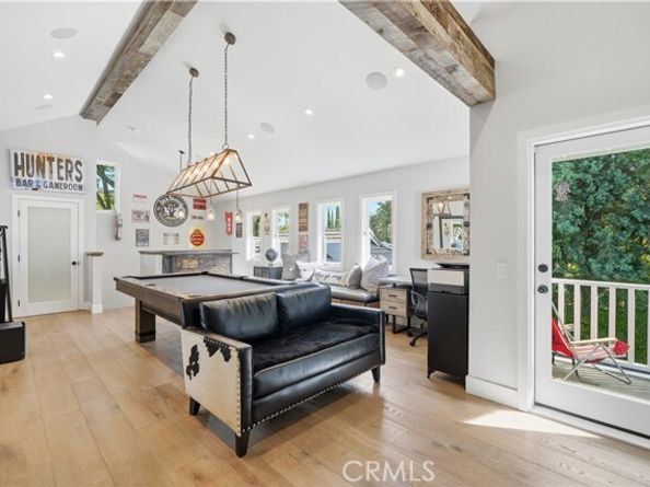 23110 Canzonet St, Woodland Hills (los Angeles) CA 91367