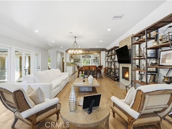 23110 Canzonet St, Woodland Hills (los Angeles) CA 91367