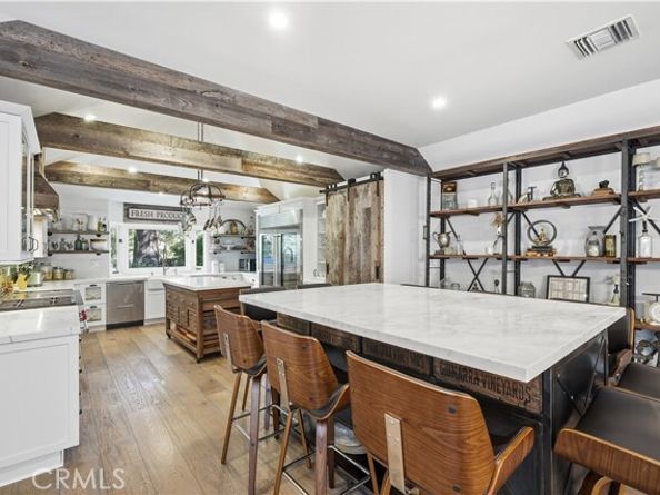 23110 Canzonet St, Woodland Hills (los Angeles) CA 91367