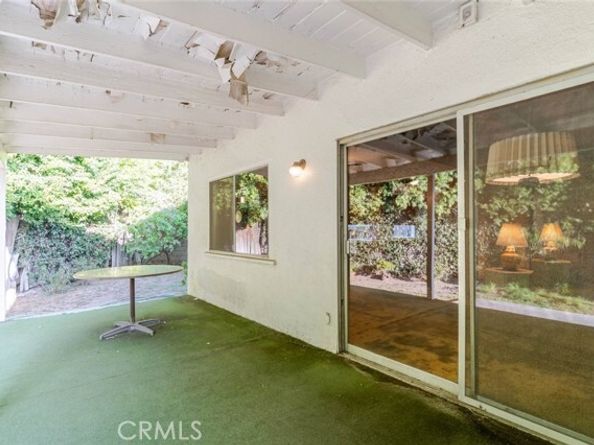 6539 Ventura Canyon Avenue, Van Nuys (los Angeles) CA 91401