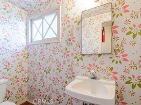 6539 Ventura Canyon Avenue, Van Nuys (los Angeles) CA 91401