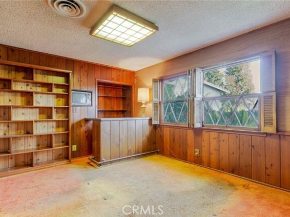 6539 Ventura Canyon Avenue, Van Nuys (los Angeles) CA 91401