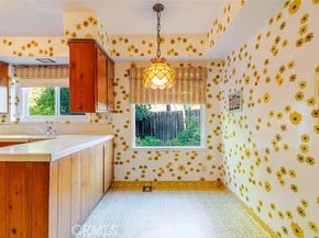 6539 Ventura Canyon Avenue, Van Nuys (los Angeles) CA 91401