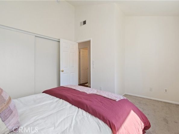 15735 Nordhoff 17, North Hills (los Angeles) CA 91343