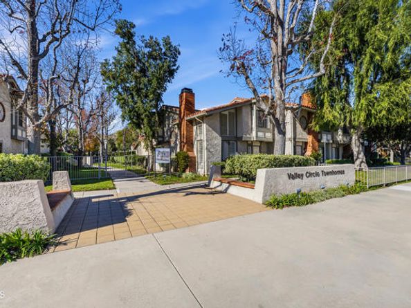 6871 Valley Circle Boulevard 2, West Hills (los Angeles) CA 91307