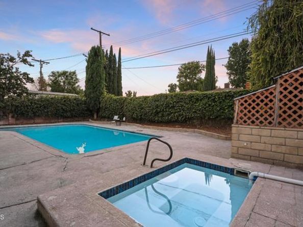 6043 Mary Ellen Avenue, Los Angeles CA 91401