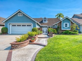 35 Lexington Way