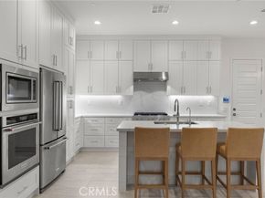140 Reyes Alley, Lake Forest (el Toro) CA 92630