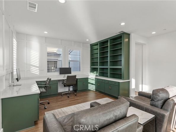 140 Reyes Alley, Lake Forest (el Toro) CA 92630