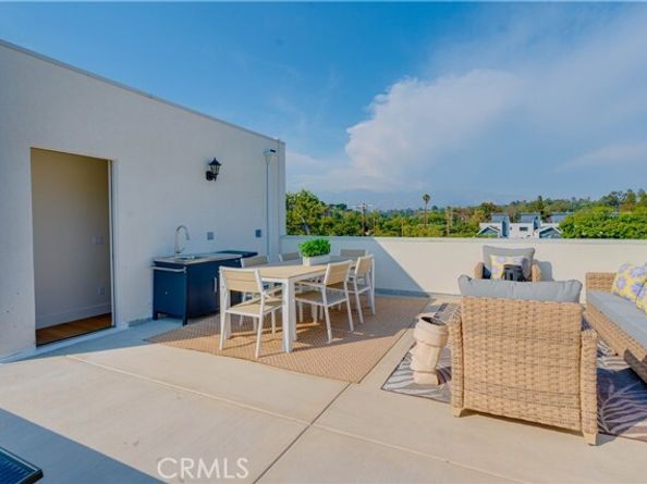 712 N Chestnut Avenue, Los Angeles CA 90042