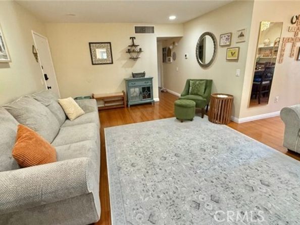 18350 Hatteras Street 176, Tarzana (los Angeles) CA 91356