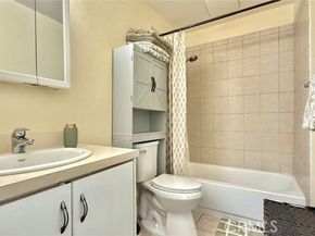 18350 Hatteras Street 176, Tarzana (los Angeles) CA 91356