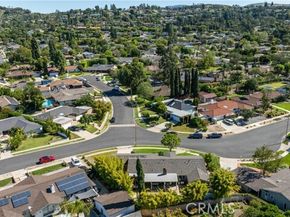 1032 Saint John Place, Tustin CA 92705