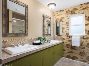 1032 Saint John Place, Tustin CA 92705