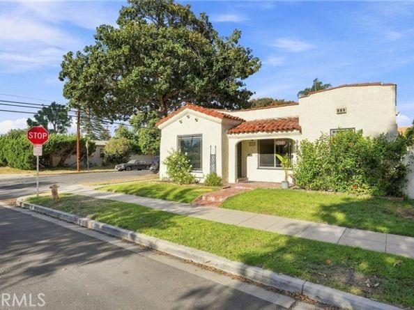 2390 Oregon, Long Beach CA 90806