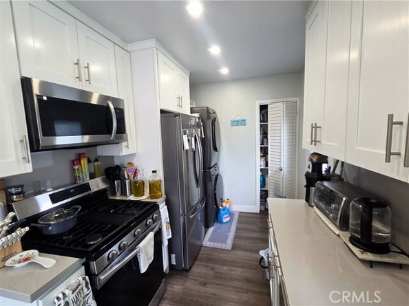 8118 Gentry Avenue, North Hollywood (los Angeles) CA 91605