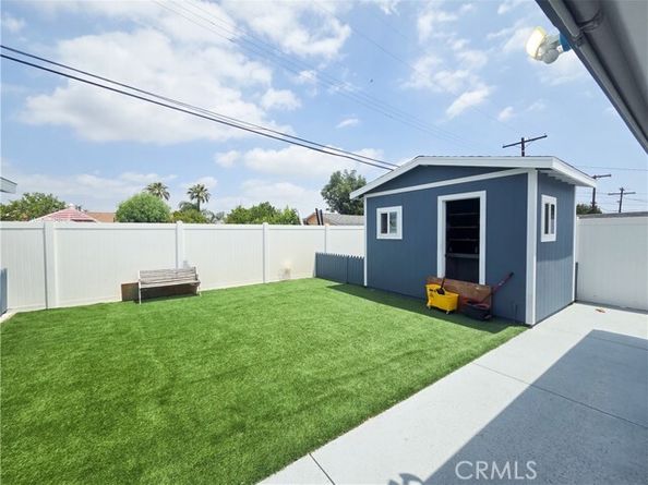 8118 Gentry Avenue, North Hollywood (los Angeles) CA 91605
