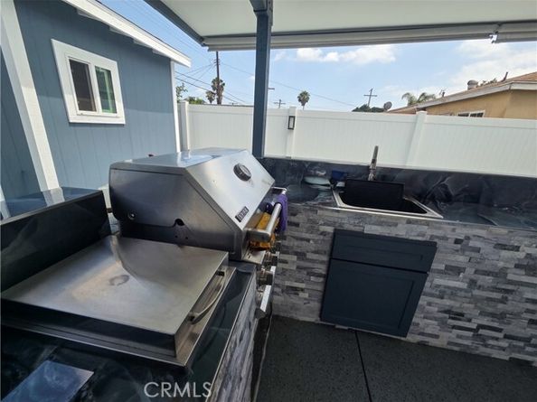 8118 Gentry Avenue, North Hollywood (los Angeles) CA 91605