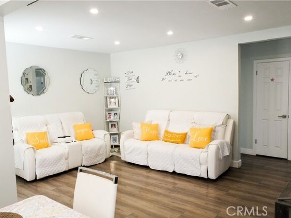 8118 Gentry Avenue, North Hollywood (los Angeles) CA 91605