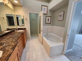 8597 Via Mallorca F, La Jolla (san Diego) CA 92037