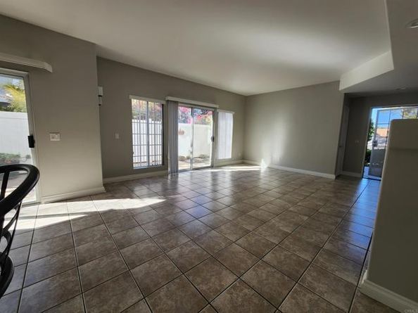 8597 Via Mallorca F, La Jolla (san Diego) CA 92037