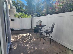 8597 Via Mallorca F, La Jolla (san Diego) CA 92037