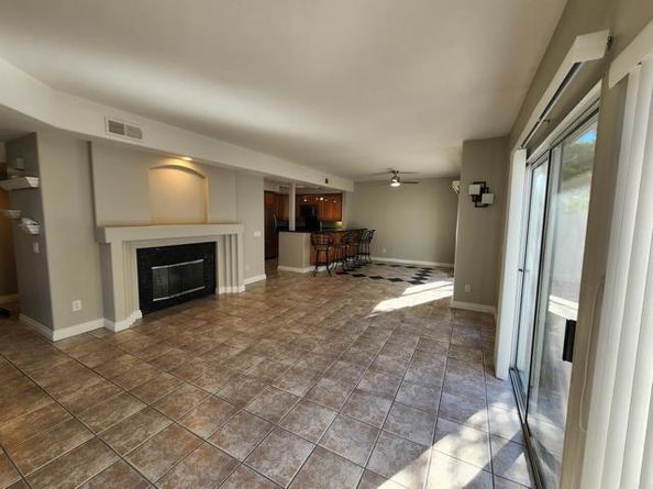 8597 Via Mallorca F, La Jolla (san Diego) CA 92037