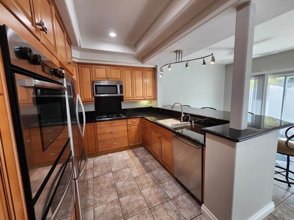 8597 Via Mallorca F, La Jolla (san Diego) CA 92037