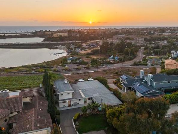 4347 highland drive, Carlsbad CA 92008