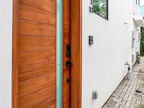 741 N Gramercy, Los Angeles CA 90038