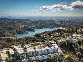 2385 Roscomare Road F8, Los Angeles CA 90077