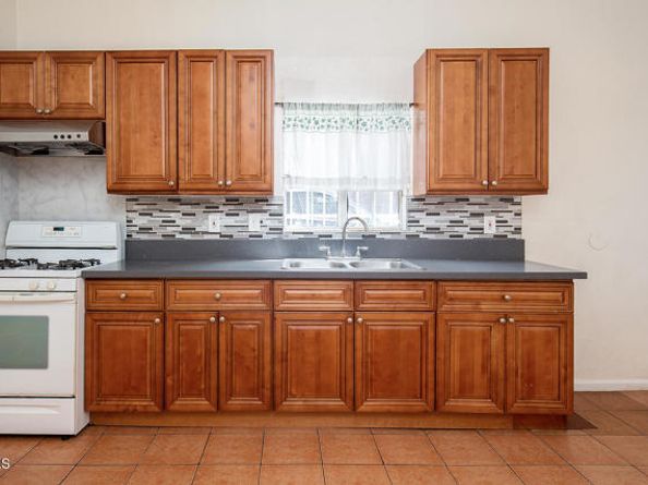 5321 Denker Avenue, Los Angeles CA 90062